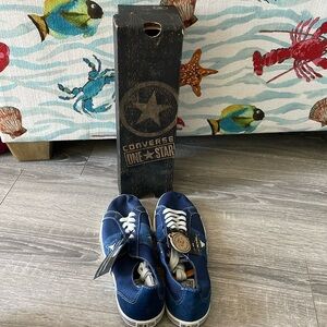 New Converse One Star Ladies Size 9 Sneakers